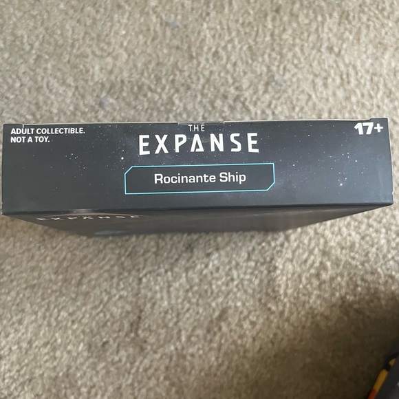 The Expanse Rocinante Ship Figure - Picture 3 of 4